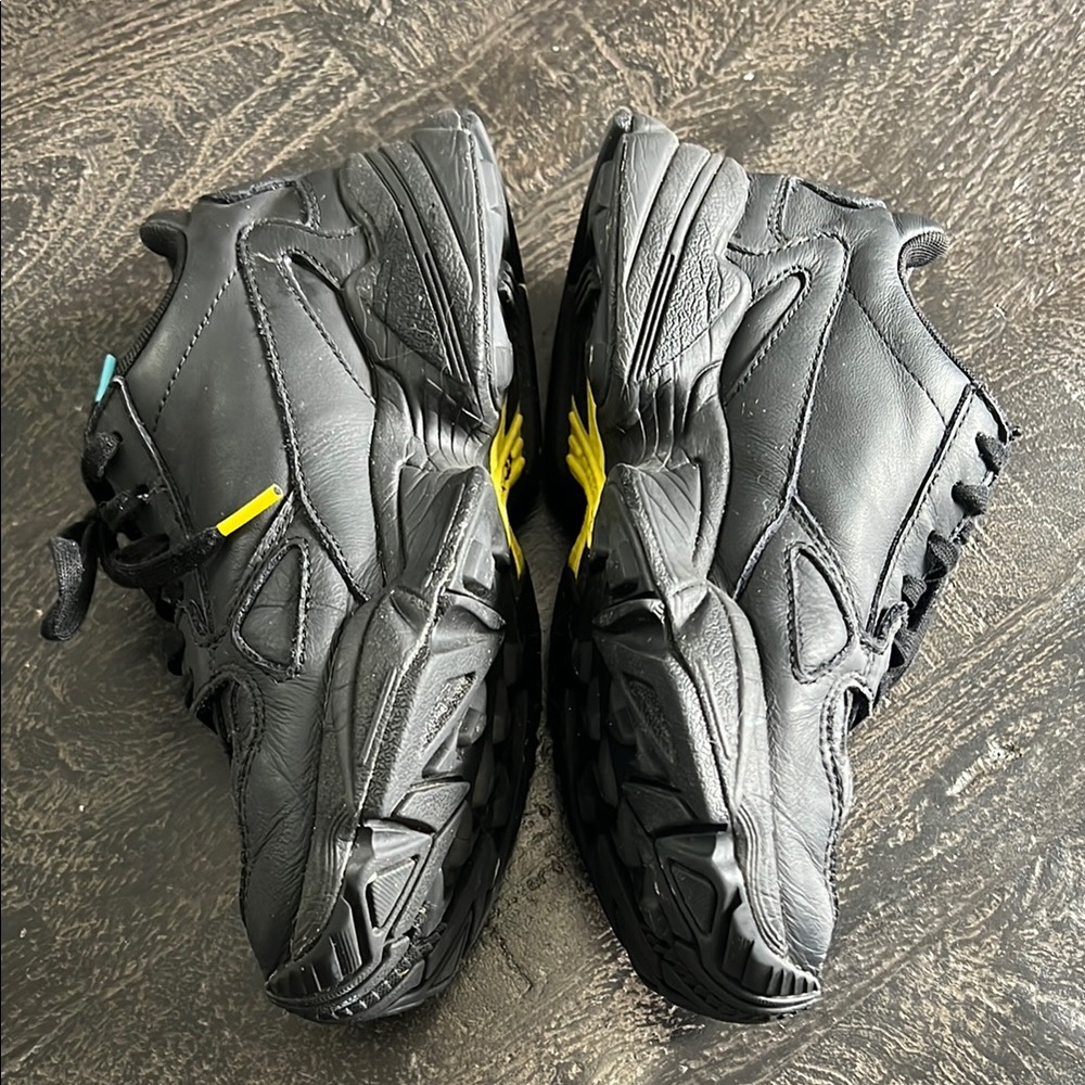 Adidas Torsion Black Sneakers - Picture 5 of 8